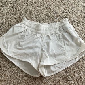 Hotty Hot Low Rise Shorts. White- size 4